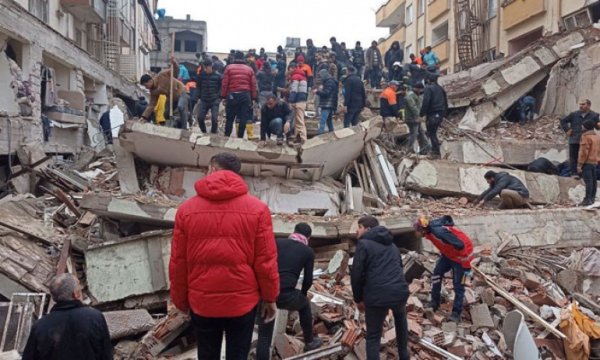 10 ili etkileyen depremin bilançosu ağırlaşıyor 1121 ölü