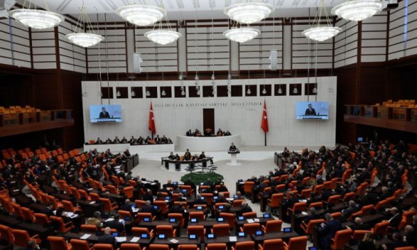 Deprem nedeniyle seçimler ertelenebilir mi? Anayasa ne diyor? 
