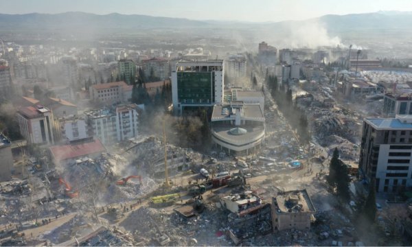 Depremlerde hayatını kaybedenlerin sayısı 21 bin 848'e yükseldi