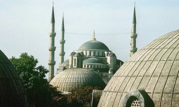 Depremzedeler için tüm Türkiye'de sela okunuyor