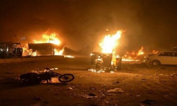 Pakistan'da intihar saldırısında ölü ve yaralılar var