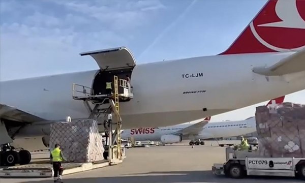 THY, İsviçre'den 67,3 ton insani yardım malzemesi getirdi