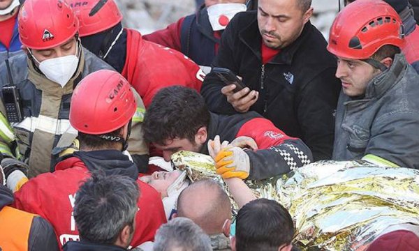 182. saatte mucize: 13 yaşındaki Kaan, Hatay'daki enkazdan sağ çıkarıldı