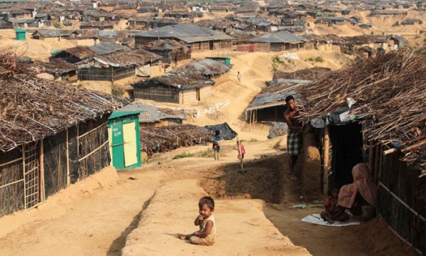 Birleşmiş Milletler Arakanlı Müslümanlara gıda yardımını durduruyor