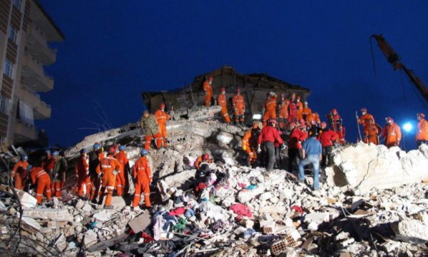 Filistinliler, Türkiye ve Suriye'deki depremzedeler için 1,2 milyon dolar bağışta bulundu