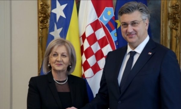 Hırvatistan, Bosna Hersek'i "AB yolunda" destekliyor