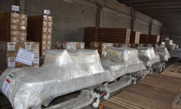 İran'dan Türkiye’deki depremzedeler için 6 ton tıbbi yardım malzemesi