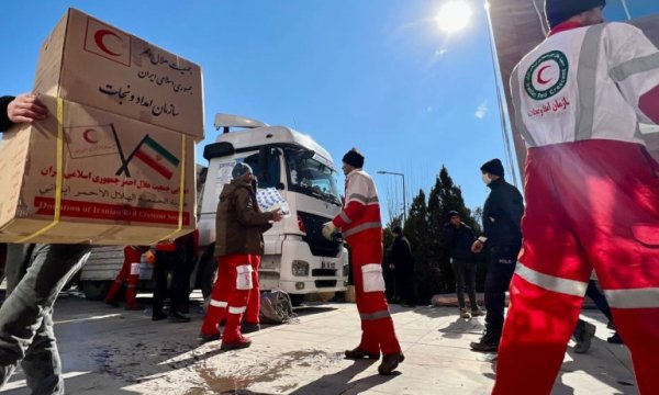 İran'ın Türkiyeli depremzedelere yardımları devam ediyor (Video)