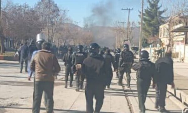 Barışçıl protestolar ve terörist gruplar: İran'da neler oluyor?