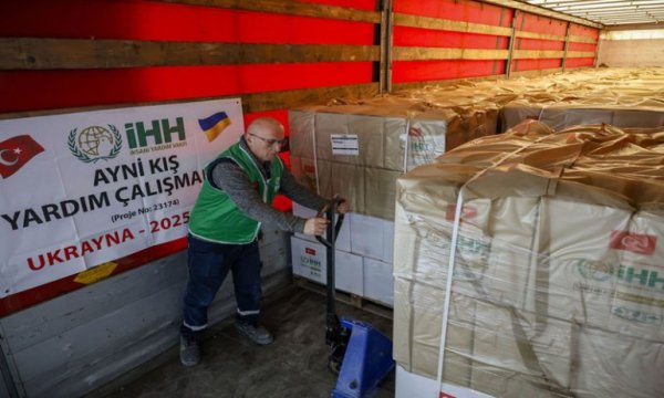İHH'dan Ukrayna'ya 4 tır dolusu yardım