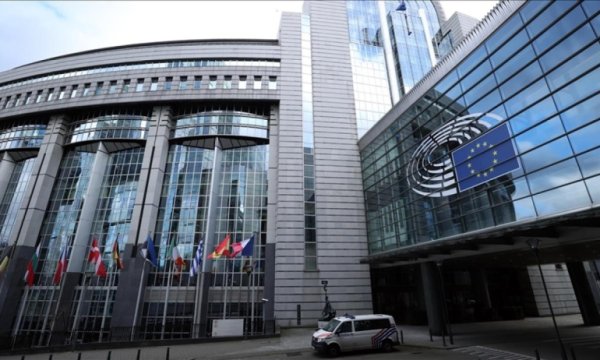 İspanya, AB'nin ABD'ye "sert yanıt" vermemesini eleştirdi 