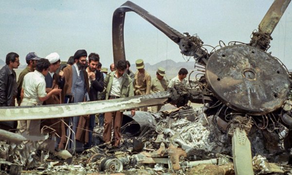 ABD, kum fırtınasında nasıl çöle gömüldü? 52 Amerikalı 444 gün boyunca...