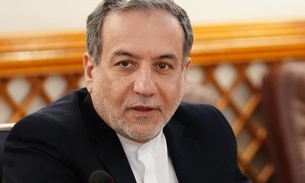 Arakçi: Davos, İsrail-ABD baskısına boyun eğiyor