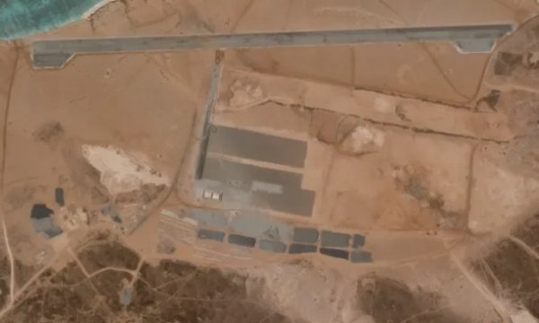 'BAE, Yemen'de İsrail uçakları için pist inşa etti'