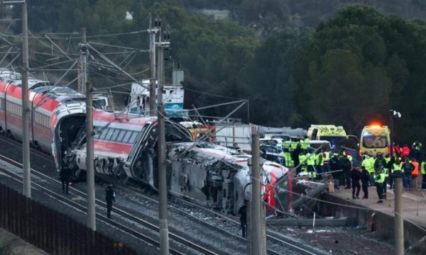 İspanya’da tren faciası: Can kaybı 42’ye yükseldi