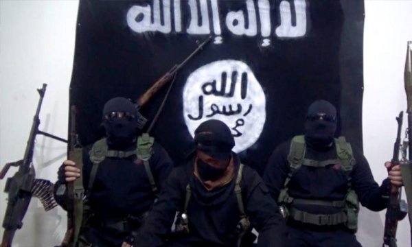Küresel terörün hamisi ABD Suriye’deki IŞİD’lileri Irak’a taşıyor
