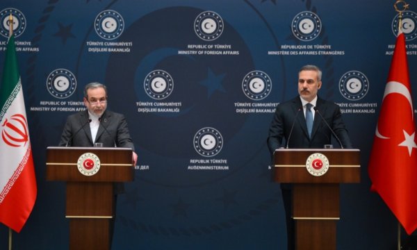 Arakçi: ABD-İsrail'in yanlış bir adımı bölgesel savaşı tetikler