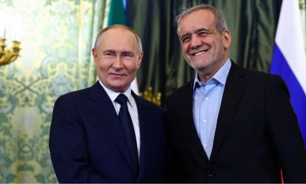 Putin’den Pezeşkiyan’a İslam Devrimi yıl dönümü mesajı