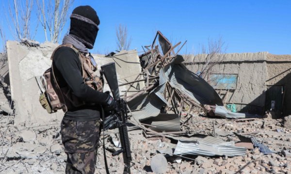 Afganistan Pakistan ordusunu vurdu