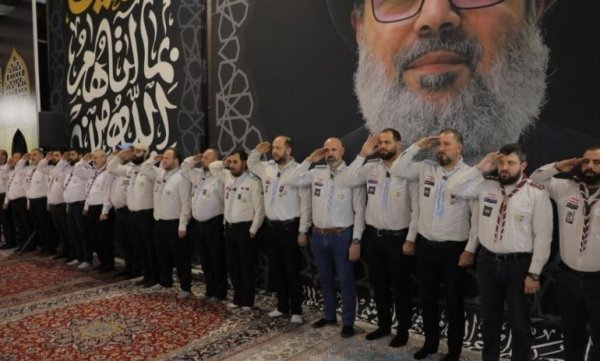 İmam Mehdi İzcileri suikasta uğrayan Hizbullah liderlerinin mezarlarını ziyaret etti