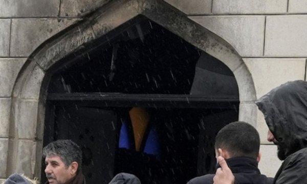 Siyonist yerleşimciler Batı Şeria'da cami yaktı 