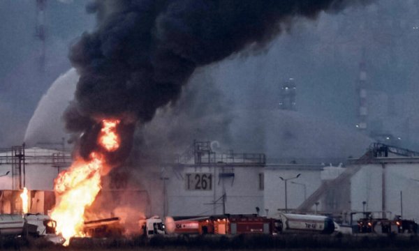İsrail'de çaresizlik...İran Hayfa’da petrol rafinerisini vurdu