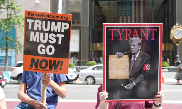 ABD'de beklenen oldu, Trump karşıtları sokağa döküldü