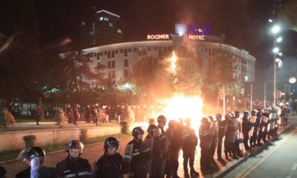 Arnavutluk’ta hükümet karşıtı protestolar şiddetlendi 