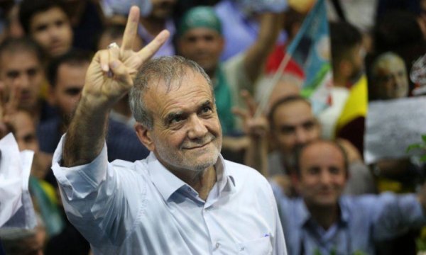 Pezeşkiyan'dan 'dünya halklarına' mesaj: Kalpler Siyonistlerle birlikte değil