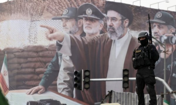 İranlı din adamlarından Devrim Lideri'ne: 'Nükleer silah fetvası gözden geçirilsin'