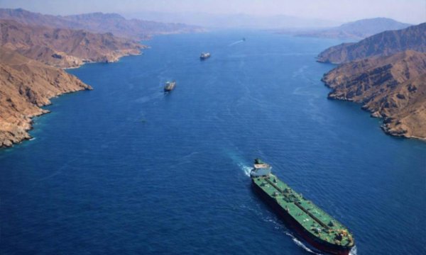 Hürmüz Boğazı’ndan petrol tankerlerinin geçişi durduruldu