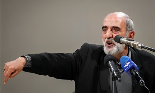 Hüseyin Şeriatmedari: Amerika’nın bu sokaktan kaçmasına izin vermeyin!