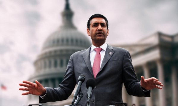 Vekil Khanna: Netanyahu'nun Durum Odası'nda olması Amerikan halkına ihanettir