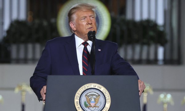 Trump kendi ablukasını unuttu! İran'ı şantajla suçladı
