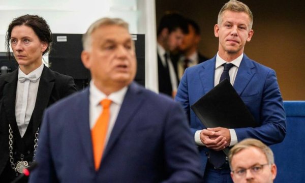 Magyar: Orban'ın kuklaları istifa etsin