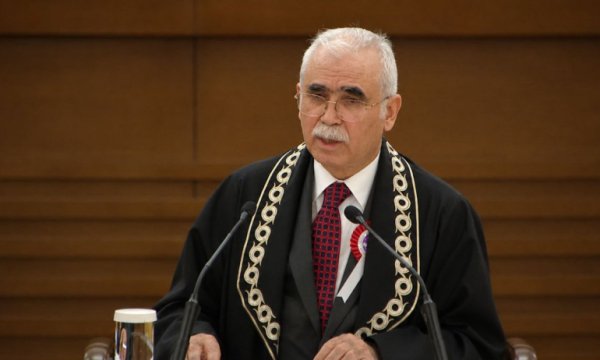 AYM Başkanı Özkaya’dan hâkim ve savcılara “kul hakkı” uyarısı: İbadetle affolmaz