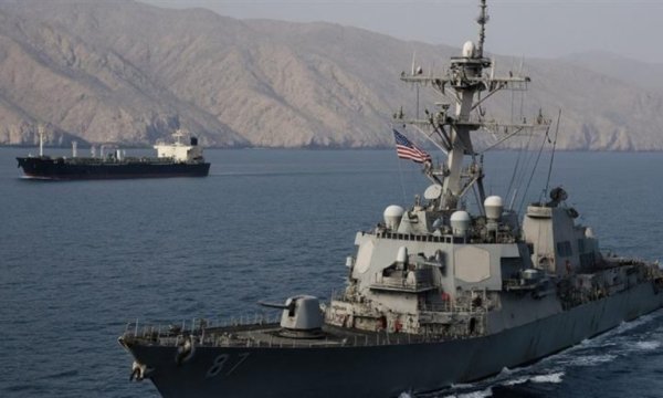 İran'ın 'sivrisinek filosu'ndan Trump'ın dev savaş gemilerine darbe