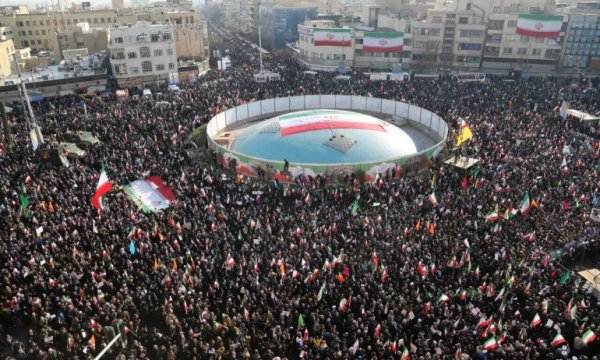 İran'ın yeni silahı: 30 milyon tamam dedi