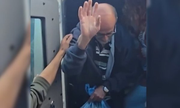 Siyonist rejimin Gazze'den alıkoyduğu 15 Filistinli serbest bırakıldı 