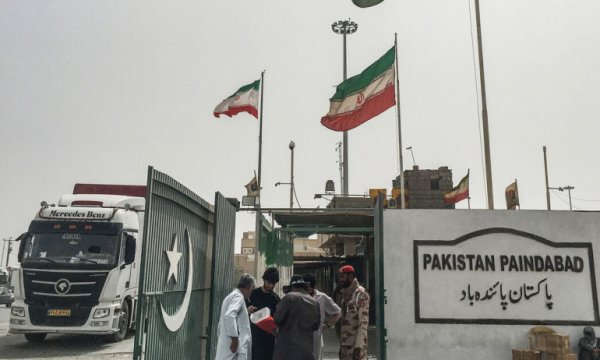 Pakistan İran’a 6 yeni kara sınır kapısını açtı