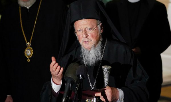 Bartholomeos'tan Atina'da gövde gösterisi: Ekümenizm vurgulu 'Heybeliada' mesajı