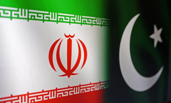 İran ve Pakistan İçişleri Bakanları Tahran'da buluştu