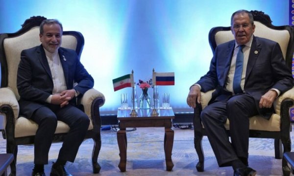 İran ve Rusya dışişleri bakanları Yeni Delhi'de bir araya geldi