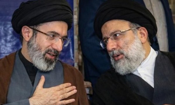Devrim Lideri: Halkla iç içe olmak ve aktif diplomasi şehit Reisi’nin belirgin özellikleriydi