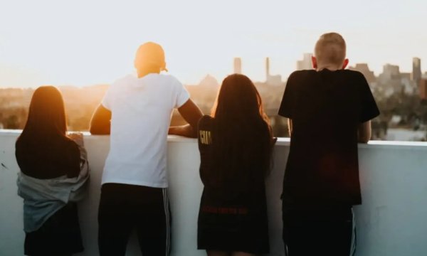 Gençlerin yüzde 64’ü geleceğini başka ülkede arıyor