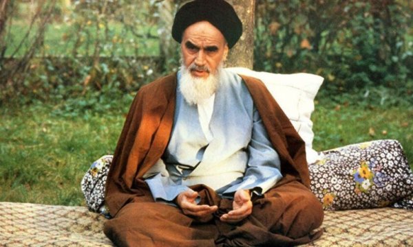 İmam Humeyni, direniş ve onur yolunu öğretti