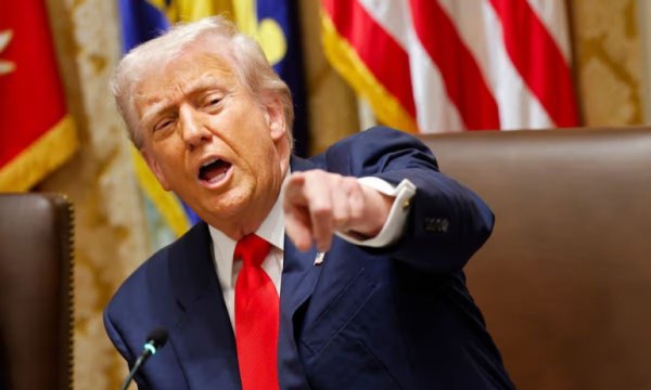 Palavracı Trump'tan mutabakat sonrası İran'a ilk tehdit 