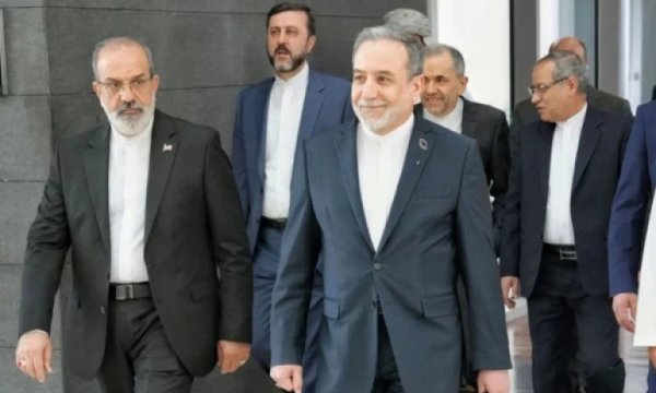 İran heyeti İsviçre masasını terk etti