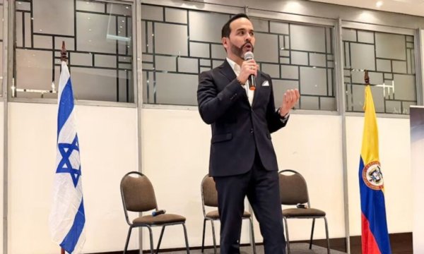 Ve yeni Kolombiya lideri de İsrail'e biat etti