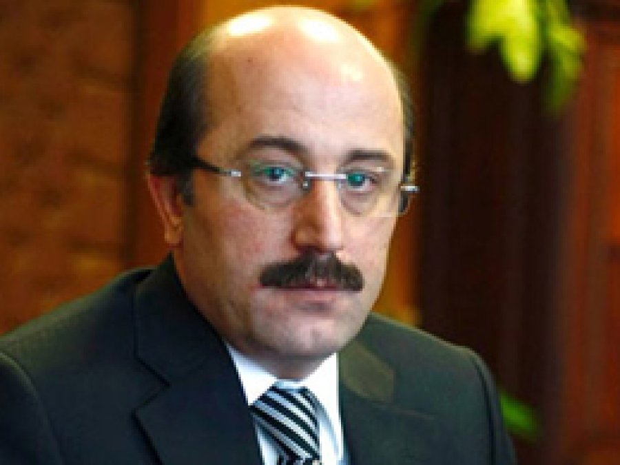 Ak Parti'den Başörtüsü Hezeyanı